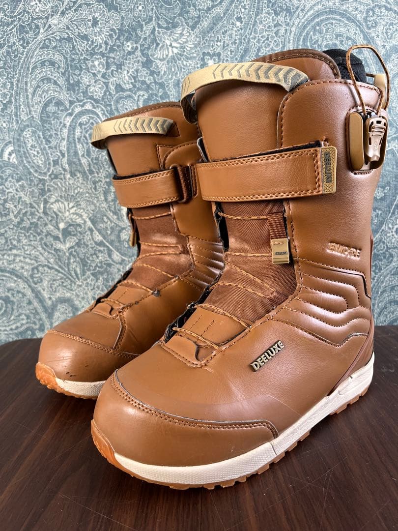 ディーラックス　エンパイア　スノーボードブーツ　　25.5センチ
