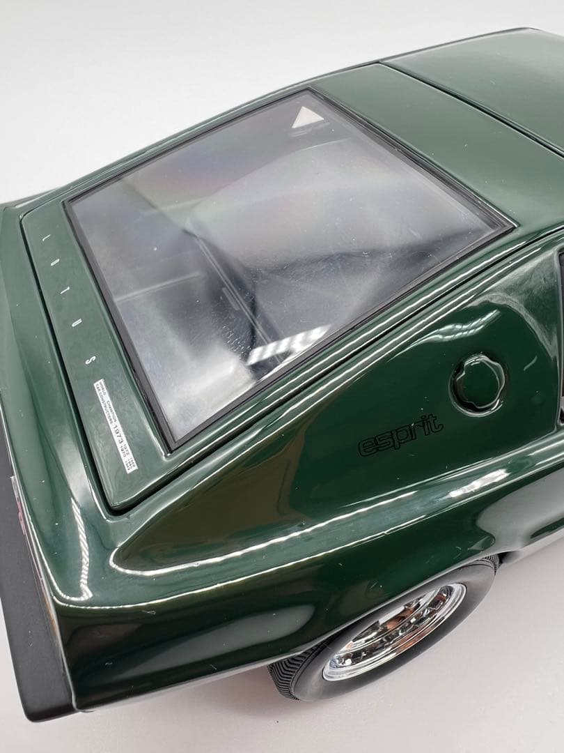 No110 ミニカー1/18箱なしAUTO art Lotus Esprit