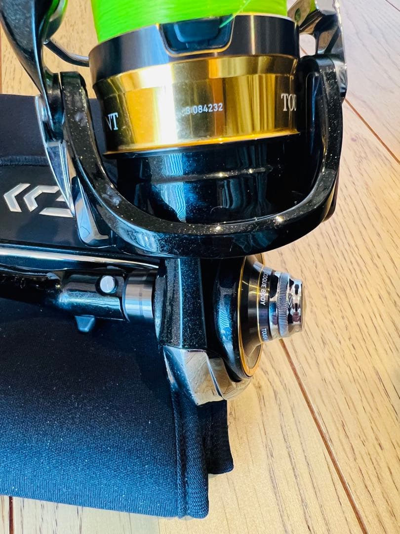 ダイワ　トーナメント磯　2500XH-LBD