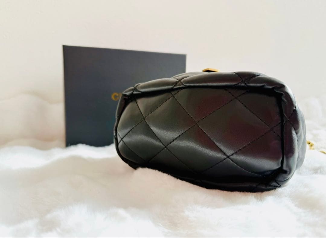 【新品未使用】CHANEL キルティング　ショルダーバッグ　チャーム　ノベルティ