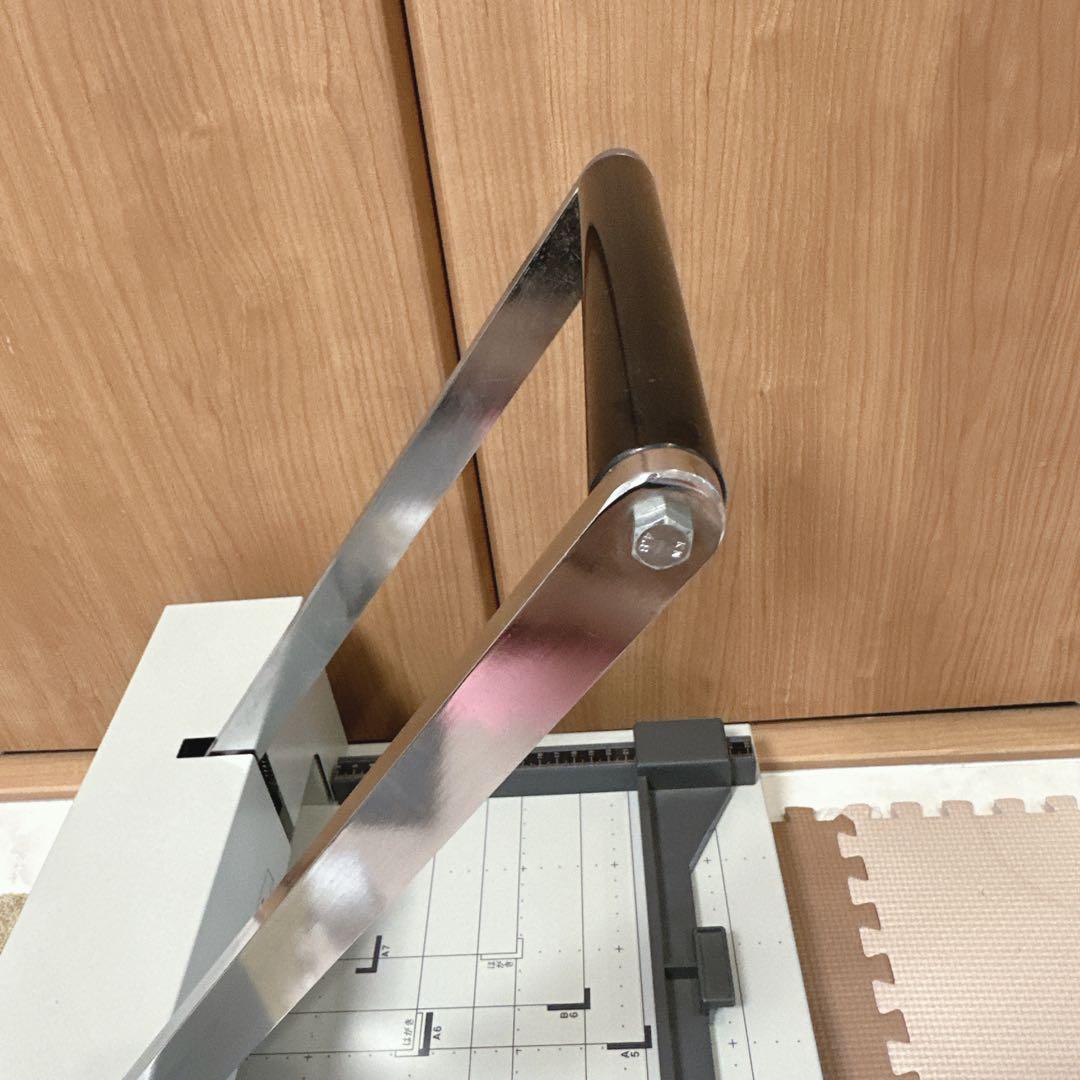 【概ね美品】プラス 業務用裁断機 PK-513L 裁断幅A4タテ ホワイト