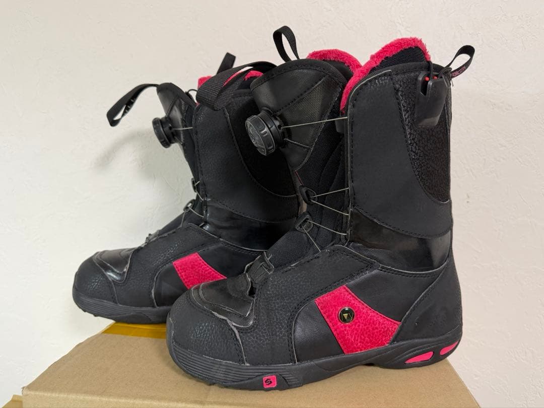 スノーボードブーツ SALOMON IVY BOA ブラック/ピンク