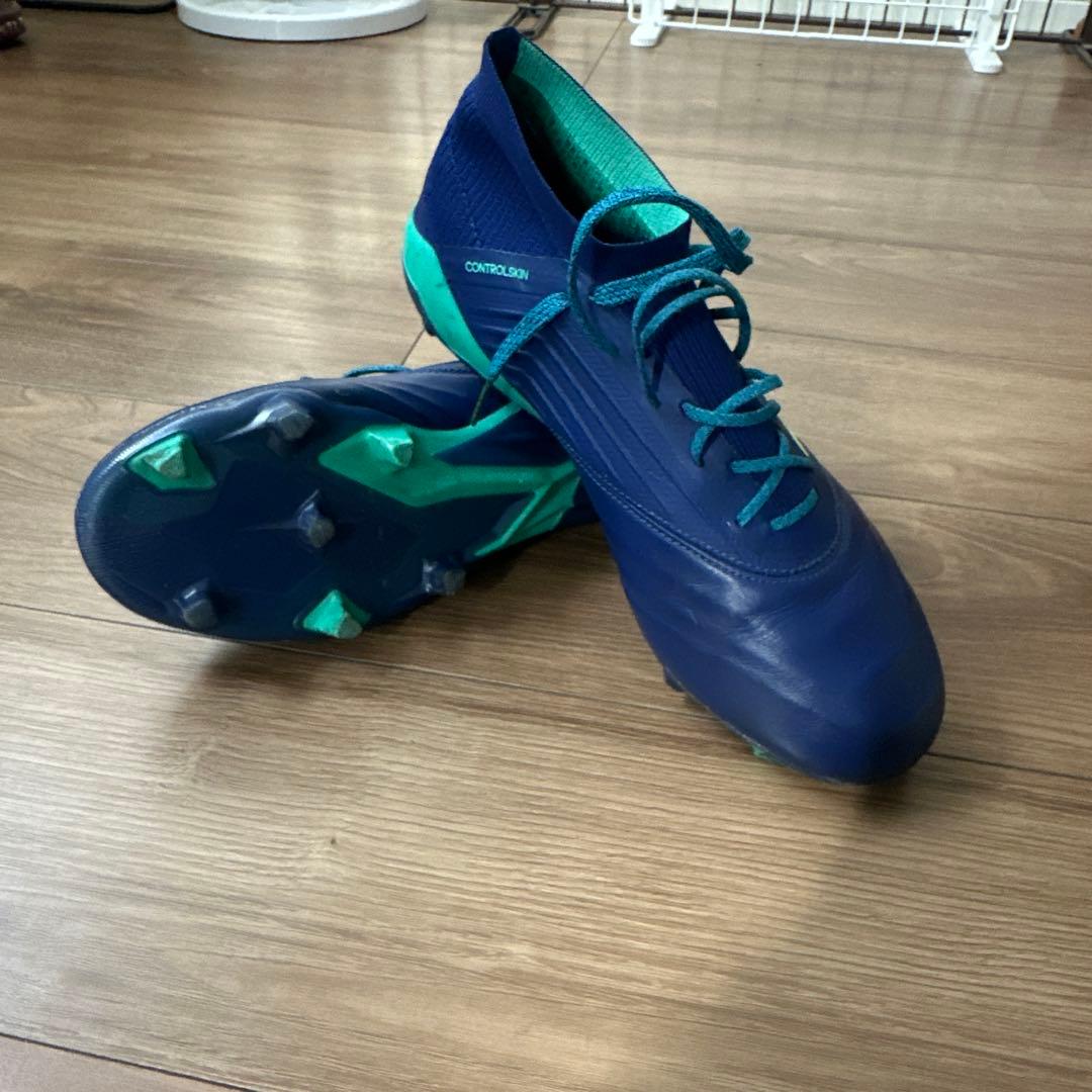 adidasサッカースパイク プレデター18.1 FG/AG LE レザーモデル