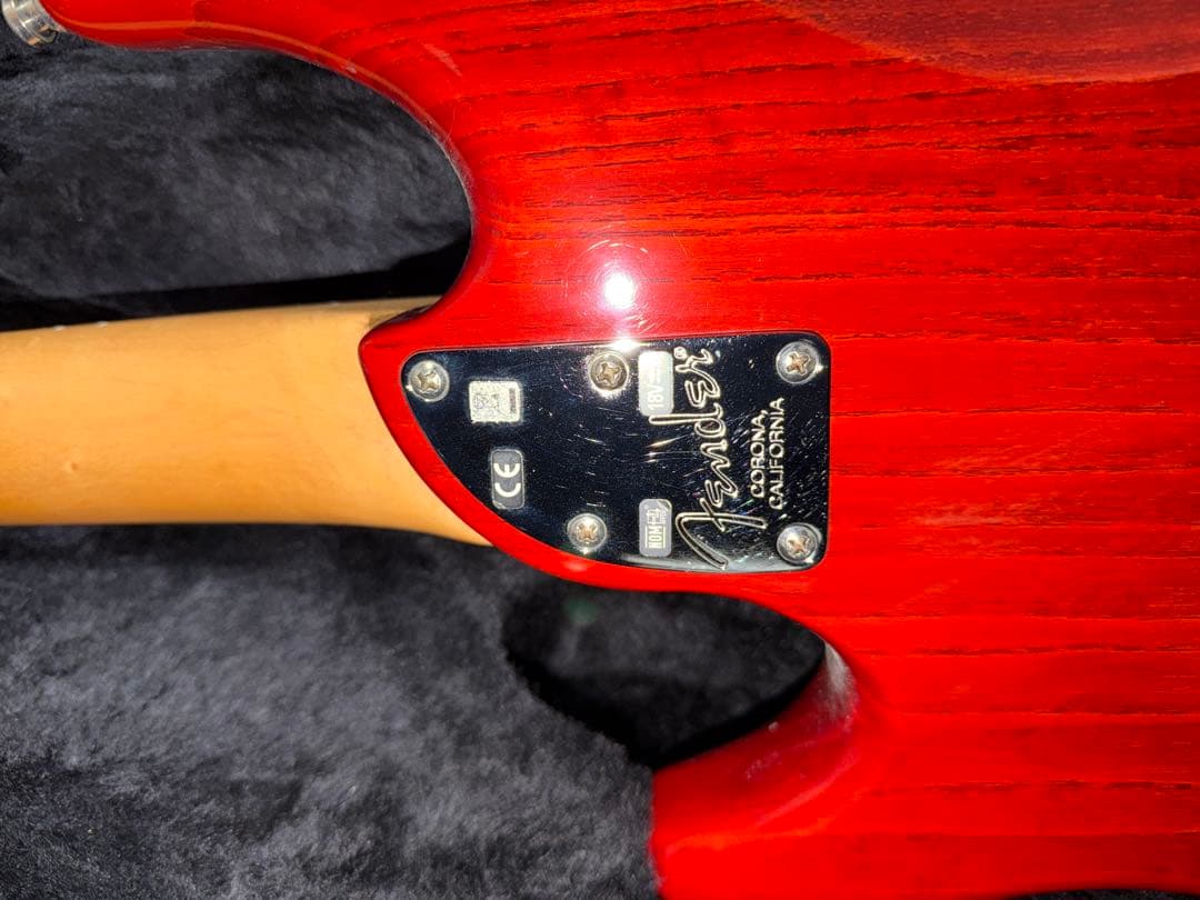 ベース Fender American Deluxe Dimension Bass