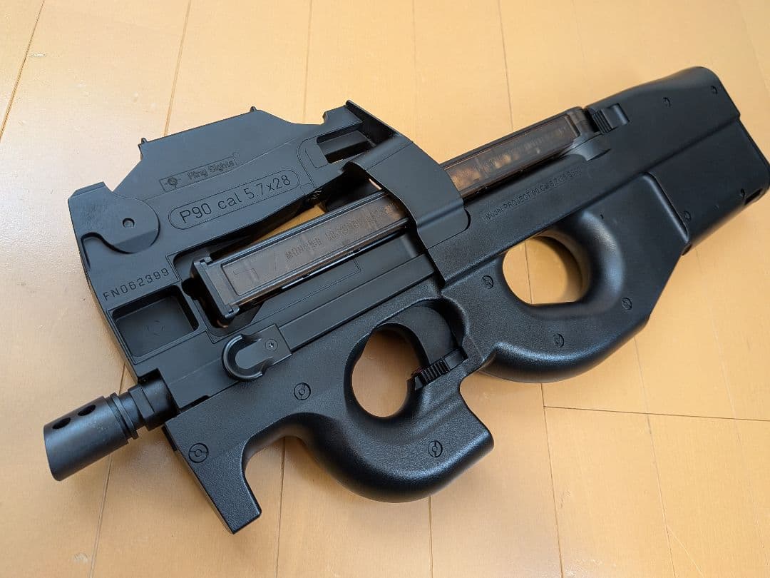 マルイ　p90 電動ガン　多弾数マガジン付