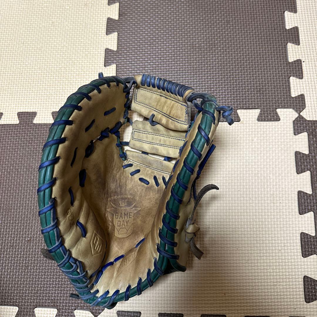 ファーストミット 編み込みデザイン