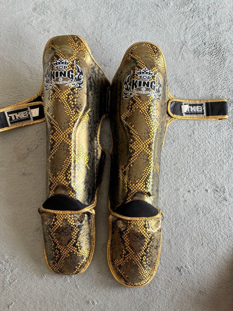 キックボクシング　TOP KING レガース