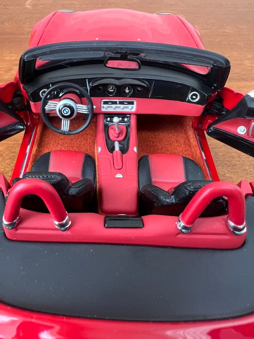 No520 ミニカー1/18 KYOSHO  Z8 Roadstar