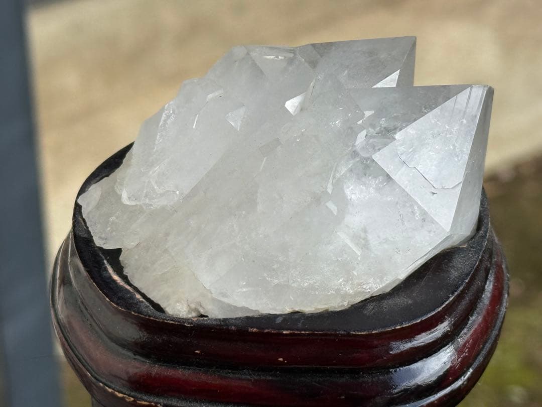 笛　ブラジル産水晶原石　台座付き