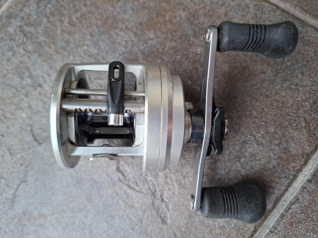 ハルハルさん専用　カルカッタ401　（シマノ）　 左ハンドル