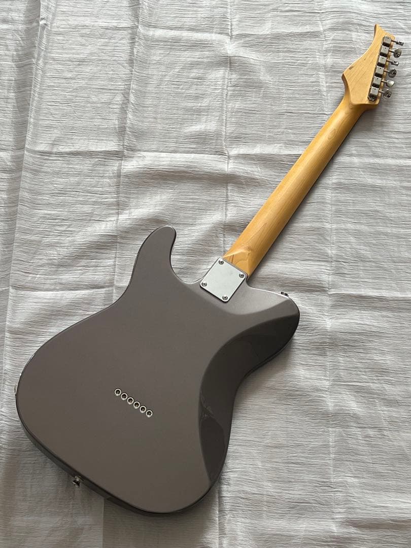 Three Dots Guitars Tモデル