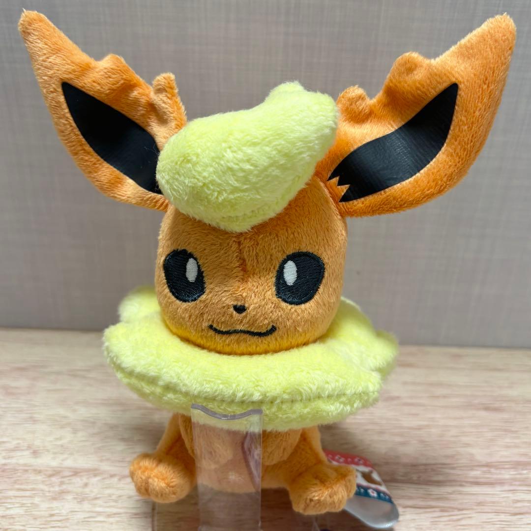 I LOVE EIEVUI カバンに付けられるでっかいぬいぐるみ2　ブースター