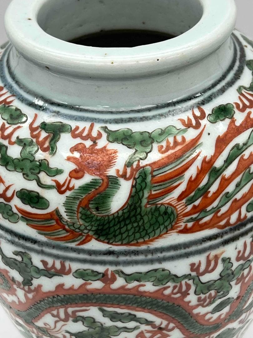 明萬歴時代　【大明萬歴年製】在銘　五彩祥瑞唐花龍鳳文壺　紅綠彩花瓶(E-98)