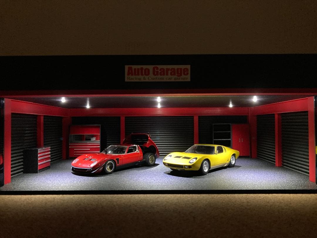 ミニカー専用ジオラマ：1/43 鉄骨造タイプガレージ／アクセサリー6点付属！