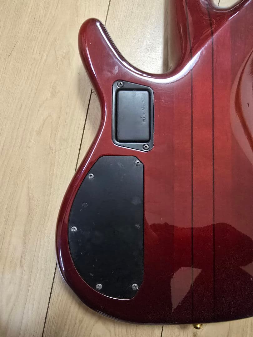 Fender Heartfield DR4 ベース（Bass）