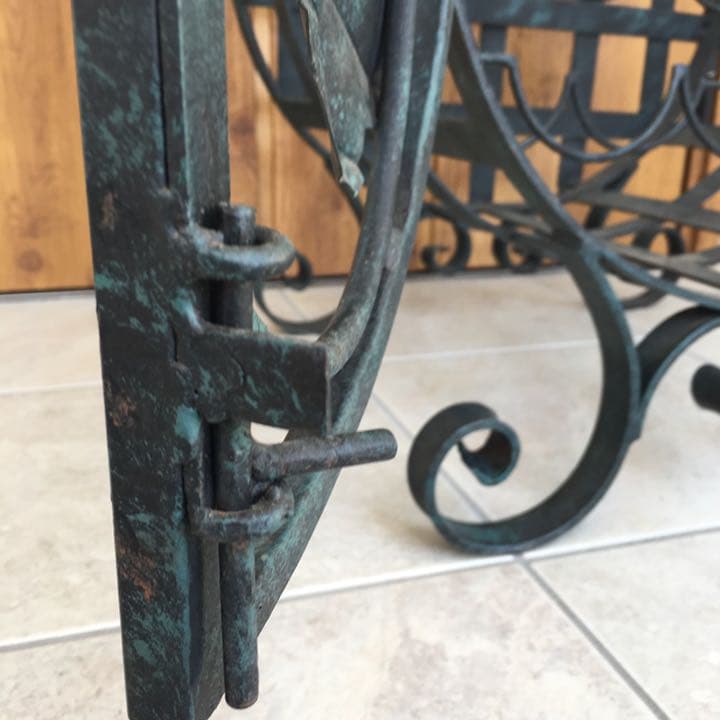 アイアンのワインラック　18本収納