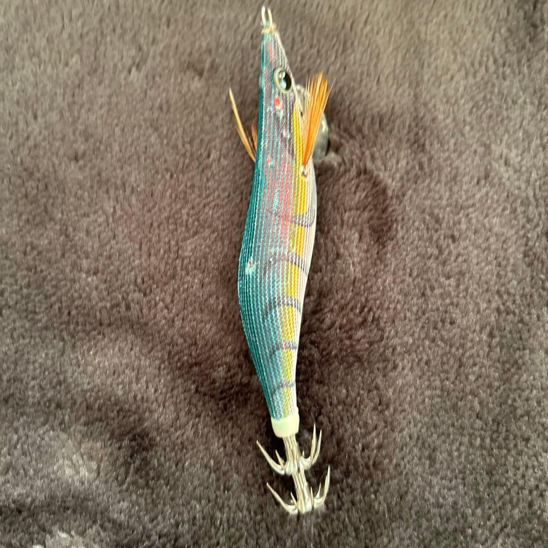 エギ王ライブ３.０号×５個、サーチ３.０号×３個、ライブ３.５号×２個(限定色)