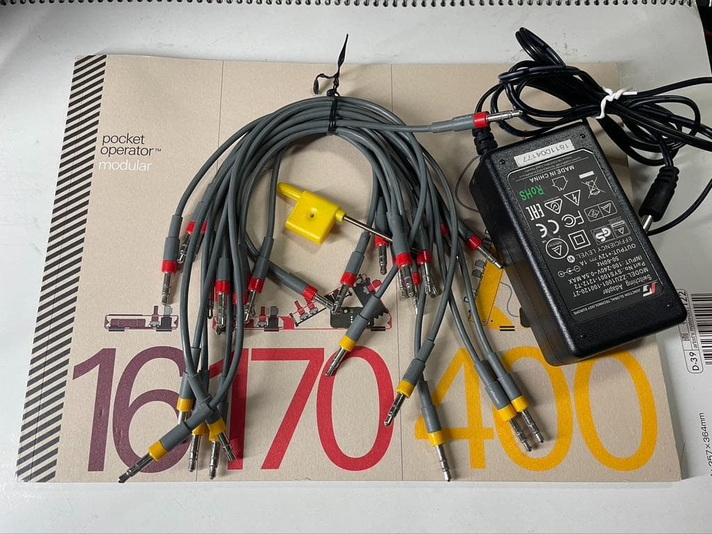 鍵盤楽器 teenage engineering pom 400