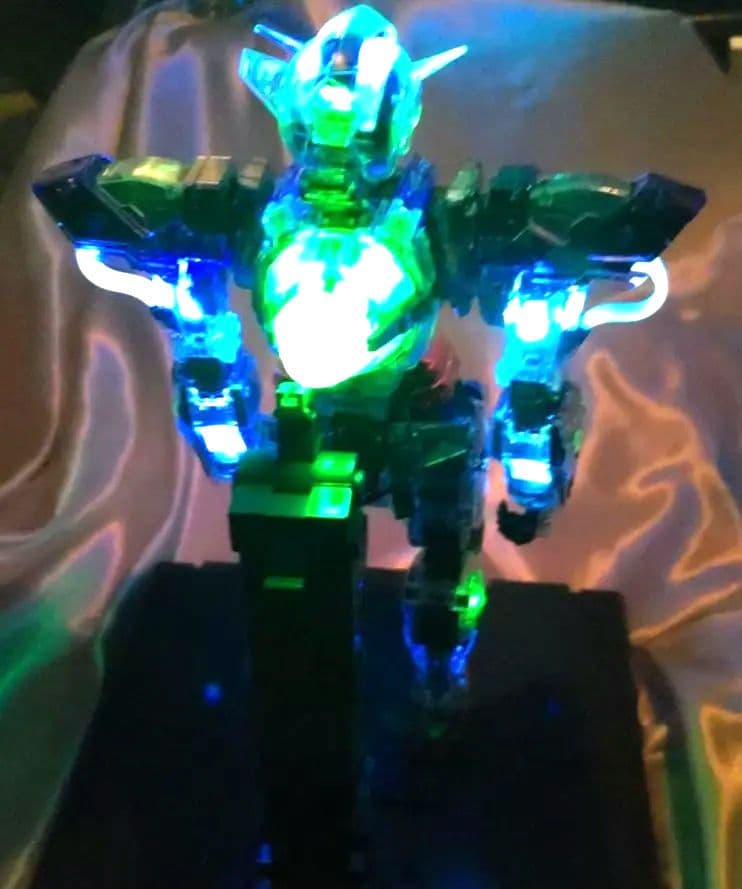 PG 1/60 ガンダムエクシア (LIGHTING MODEL)組立済LED付
