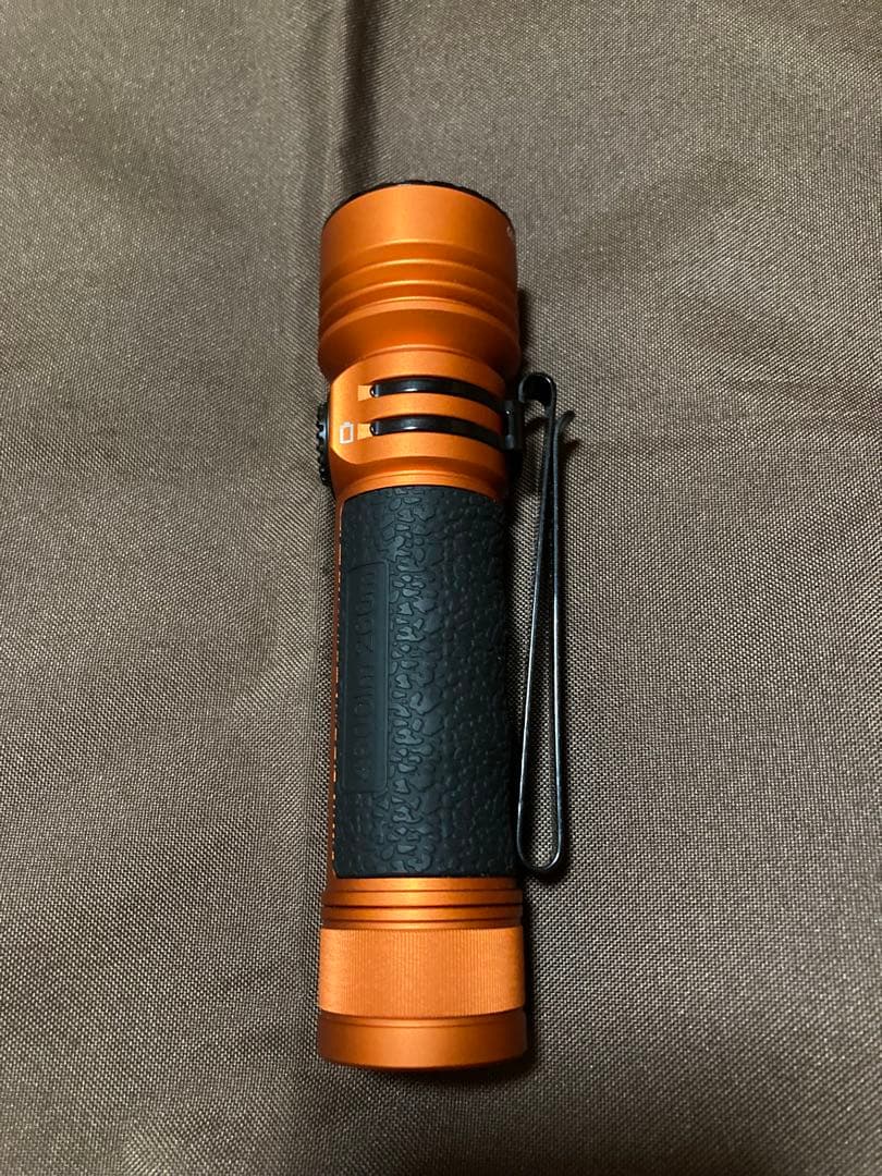 Olight Seeker4pro 4600ルーメン 別売り購入の付属品つき