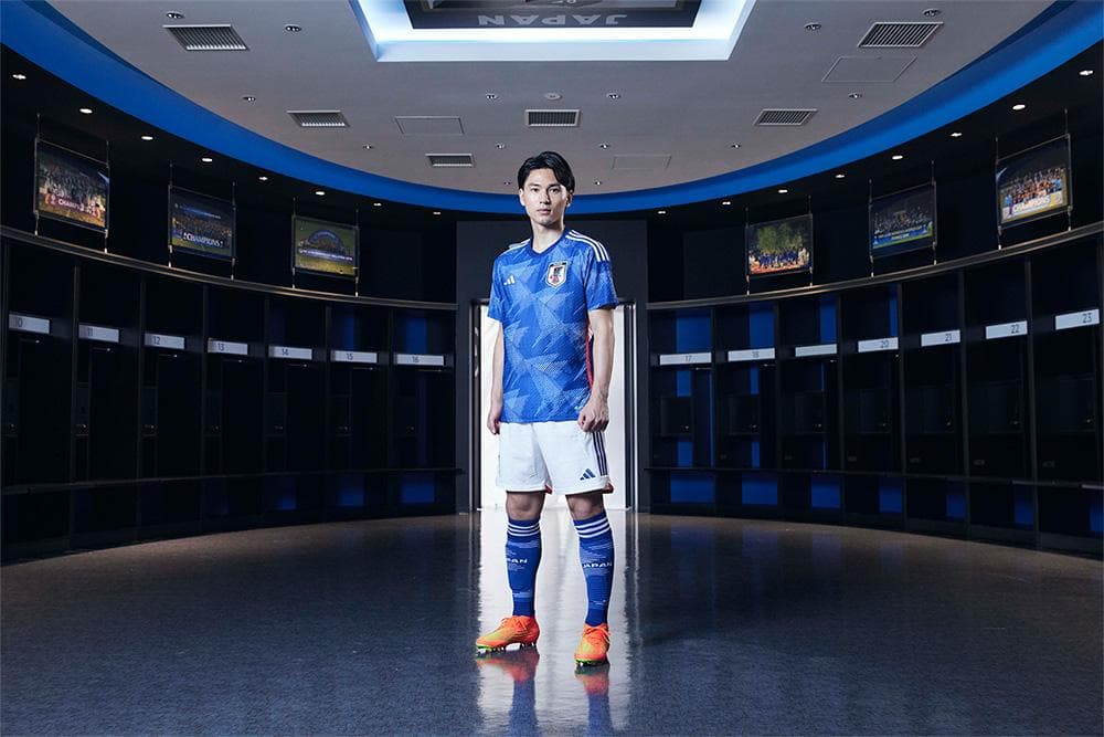 【特注品】日本代表2022レプリカユニフォーム 7番 伊東純也 L