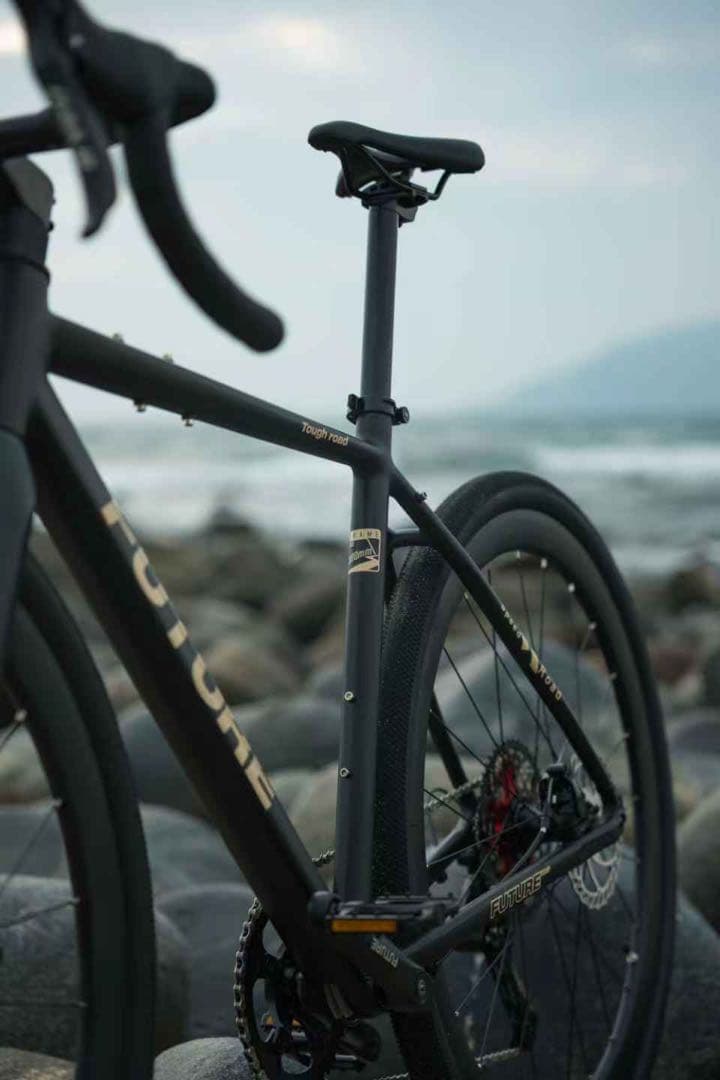 FUTUREBIKE グラベルロード