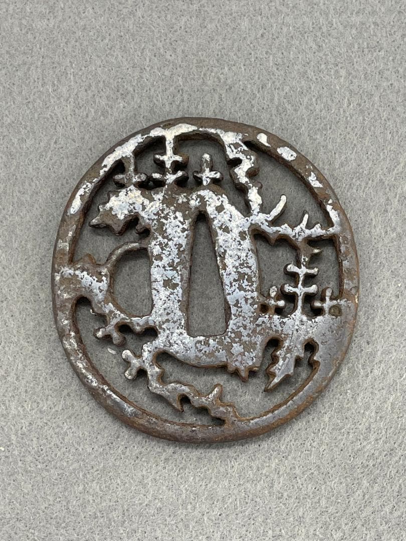 刀の鍔、鐔、武具、透かし、刀、日本刀 、アンティーク、骨董品