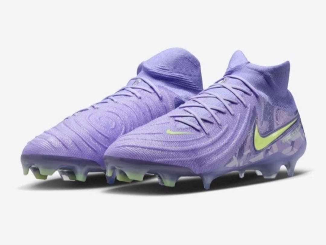 NIKE ファントム　ルナ2 FG 26.0センチ