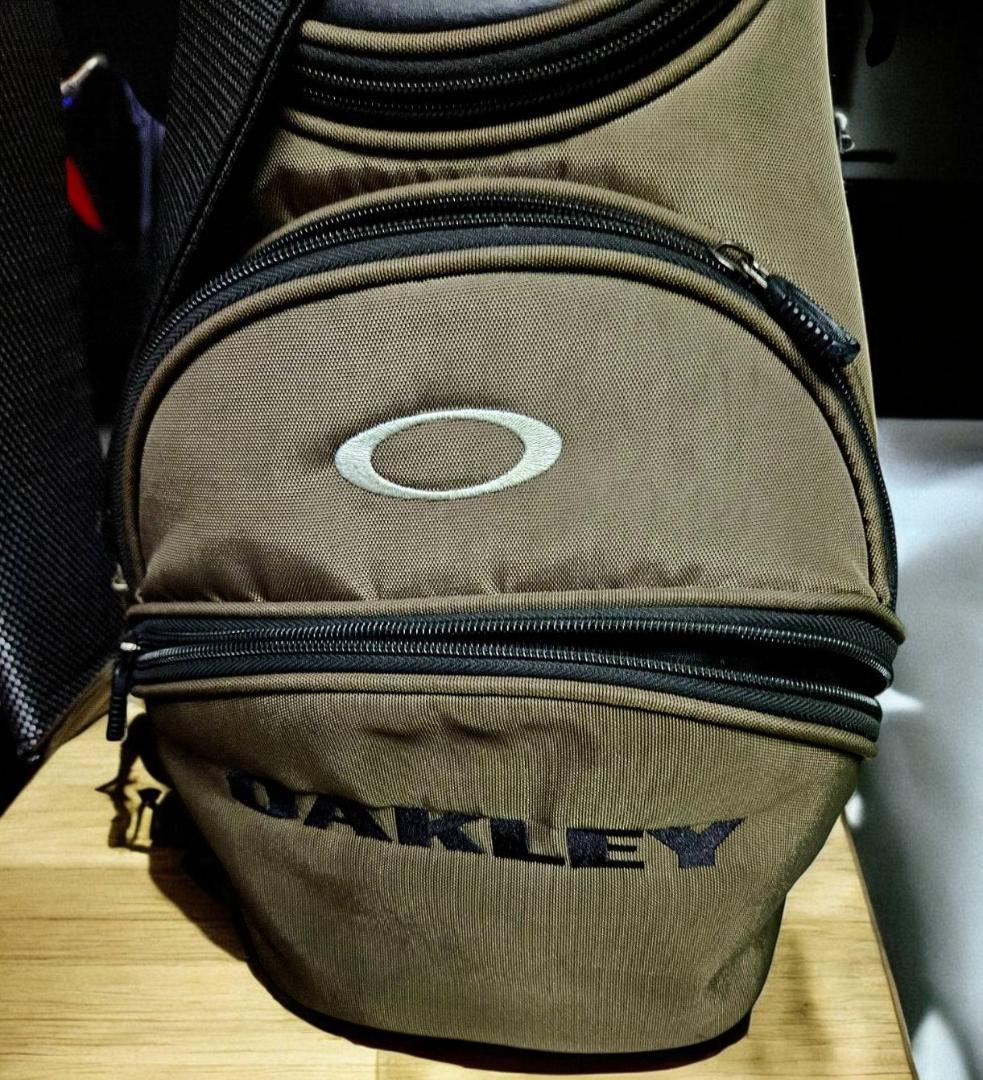 送料無料/超美品　　Oakley khaki高級タイプKHAKIゴルフバッグ