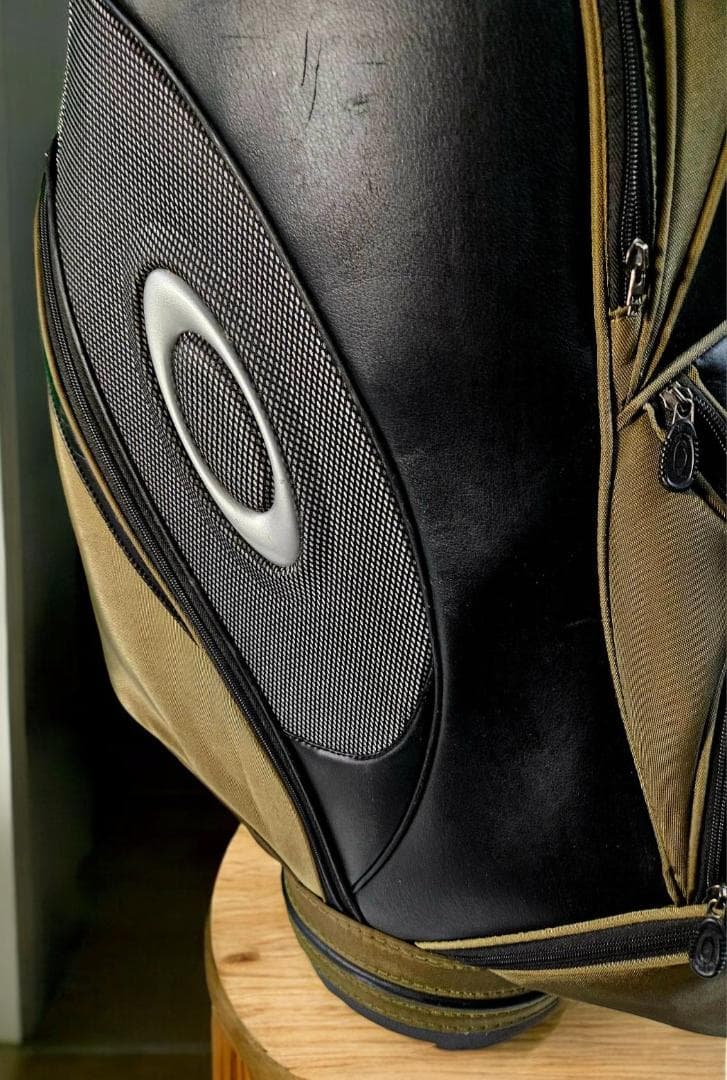 送料無料/超美品　　Oakley khaki高級タイプKHAKIゴルフバッグ