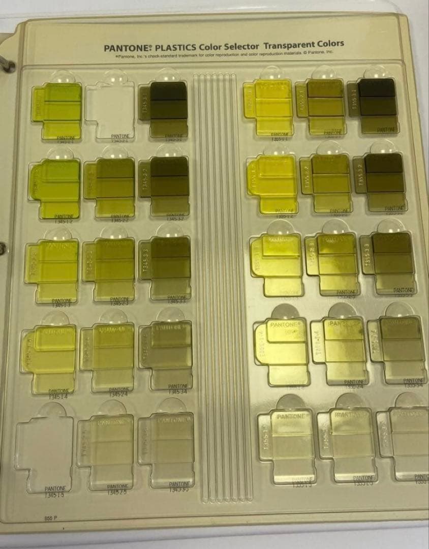 PANTONE plastics color selector 3冊セット