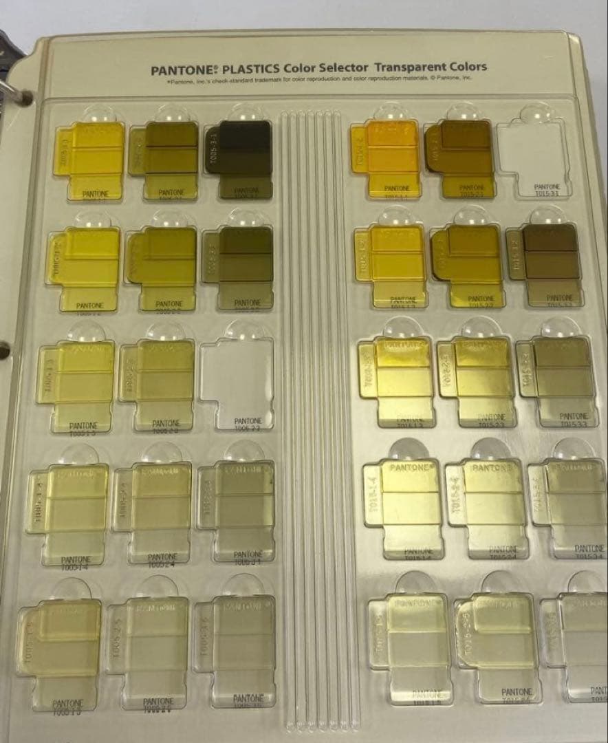 PANTONE plastics color selector 3冊セット