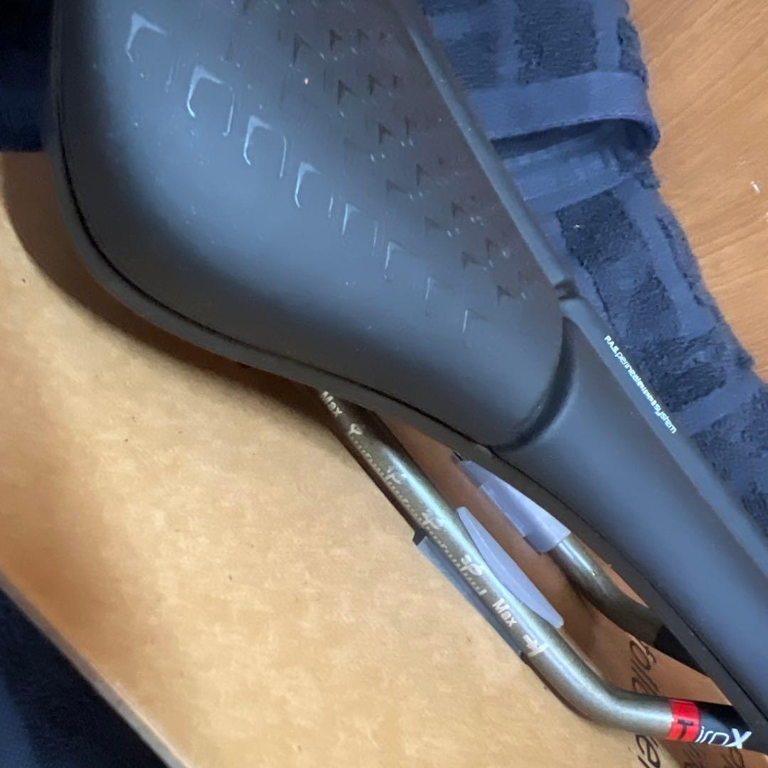 prologo Scratch M5 SPACE TIROX サドル 147mm