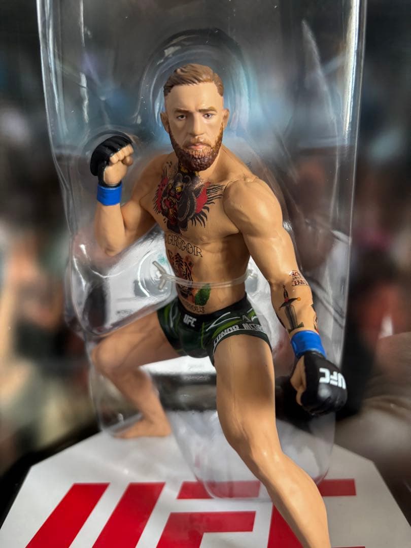 【新品】UFC公式 マクレガー オマリー アデサニヤ フィギュア 3体セット