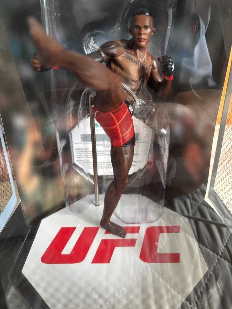 【新品】UFC公式 マクレガー オマリー アデサニヤ フィギュア 3体セット