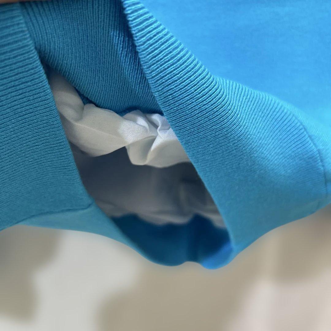 新品❤️アルチビオ❤️青色ロゴ入りクルーネックセーター