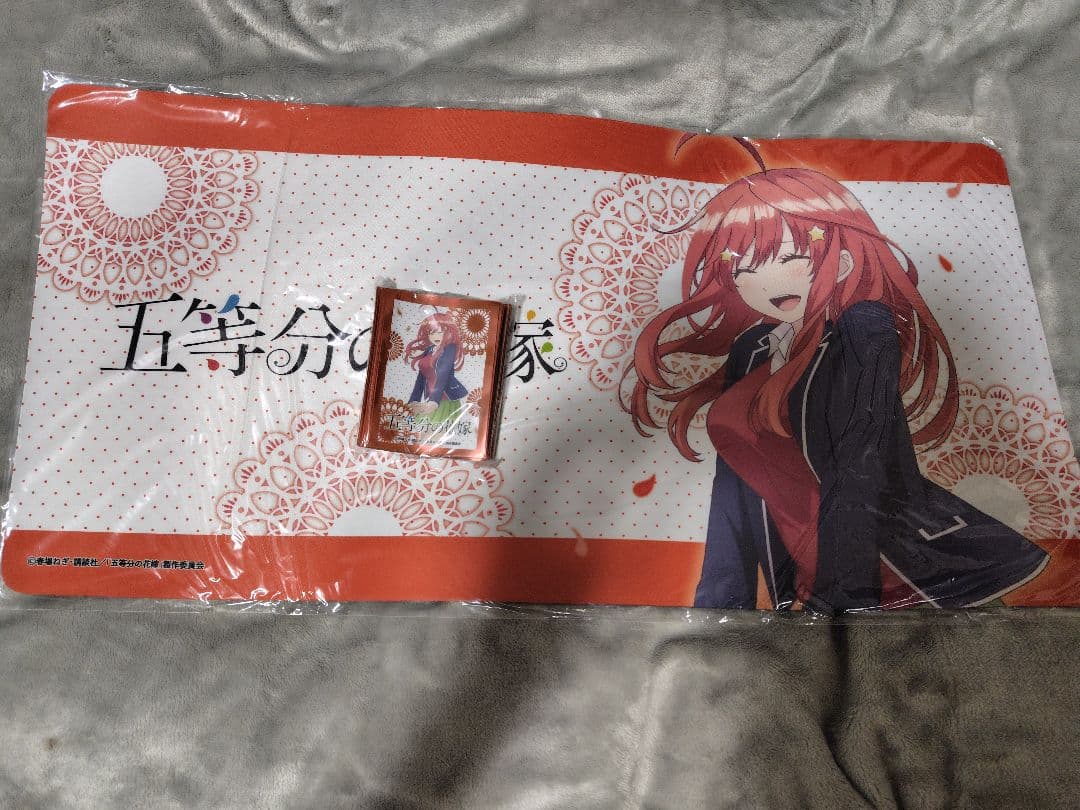 五等分の花嫁 プレイマットとカードスリーブ　中野五月