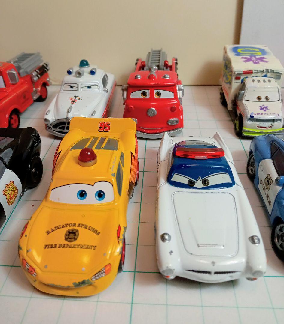 トミカディズニーカーズゴーゴーレスキューチーム12台 中古