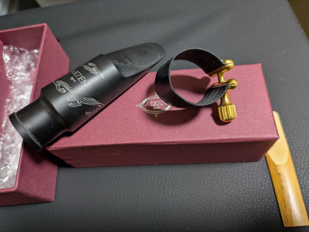 アイゼン　テナーサックス用マウスピース　LS7　リガチャーつき