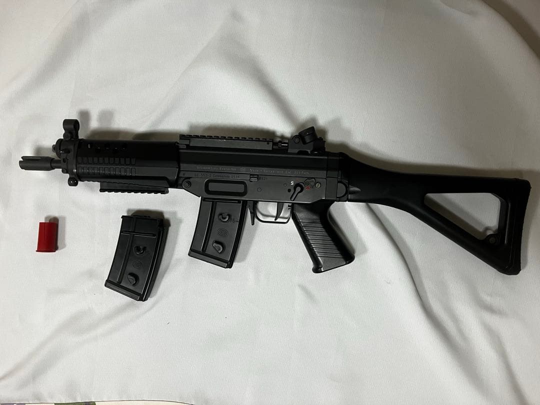 SIG552 東京 マルイ　美品　マグ２個　バッテリー２個　ドットサイト付き