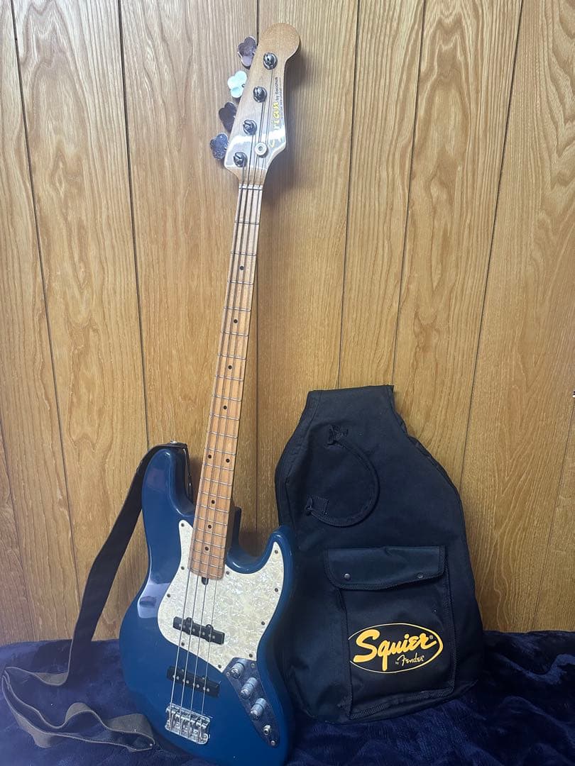 希少　ブライアンBacchus Brian エレキベース 青