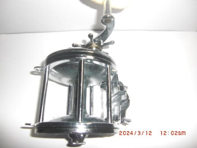 ＰＥＮＮ　ＳＥＮＡＴＯＲ　６／０ 釣り具　リール