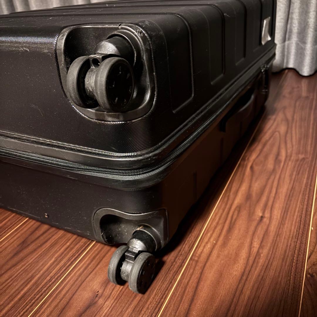 無印良品　黒 キャリーケース 104リットル　TSAロック 4輪　特大