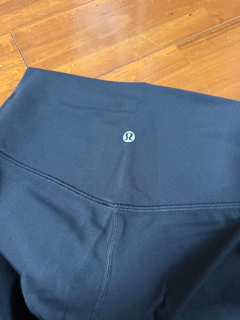 ルルレモン　新品未使用　ブラックハイウエストヨガパンツ　サイズ6