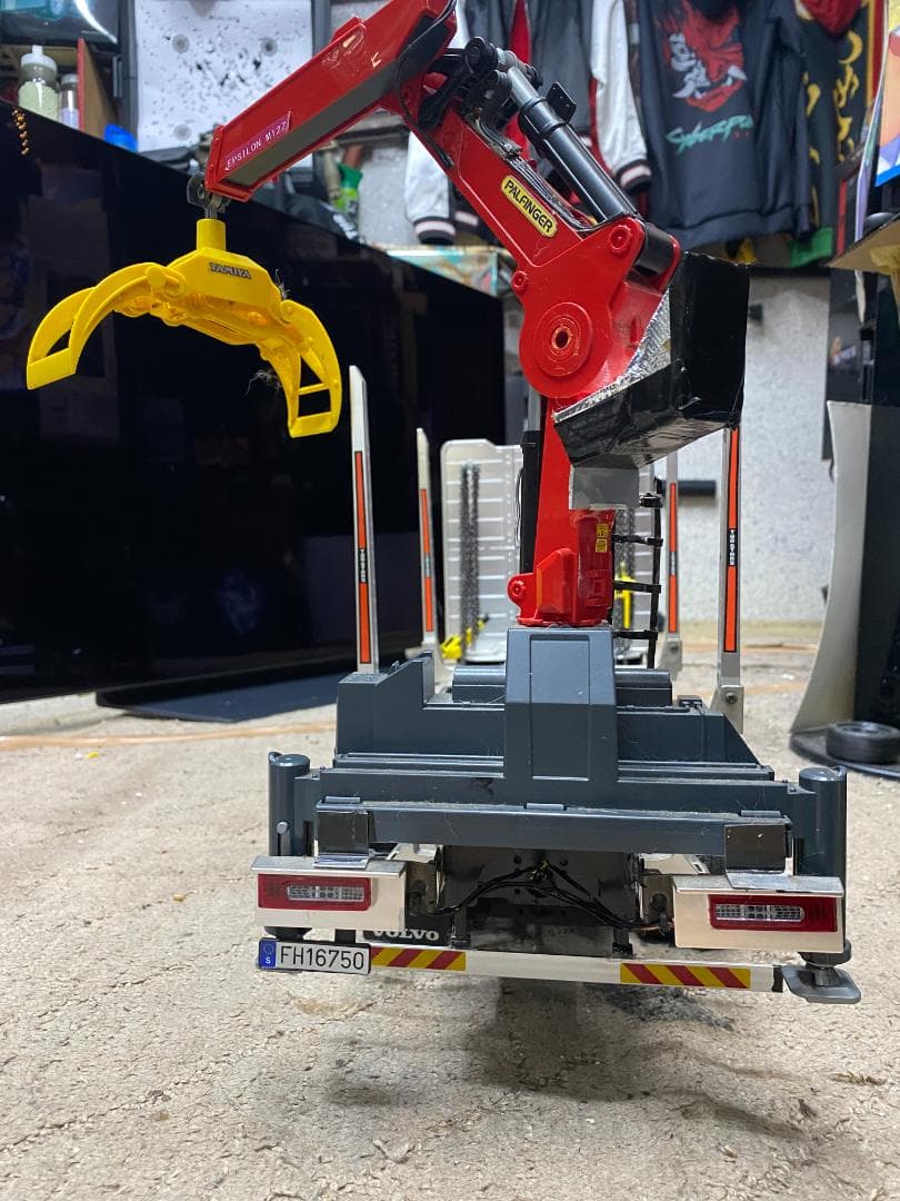 タミヤ　1/14 ボルボFH16　6x4　ティンバートラック　フルオペレーション