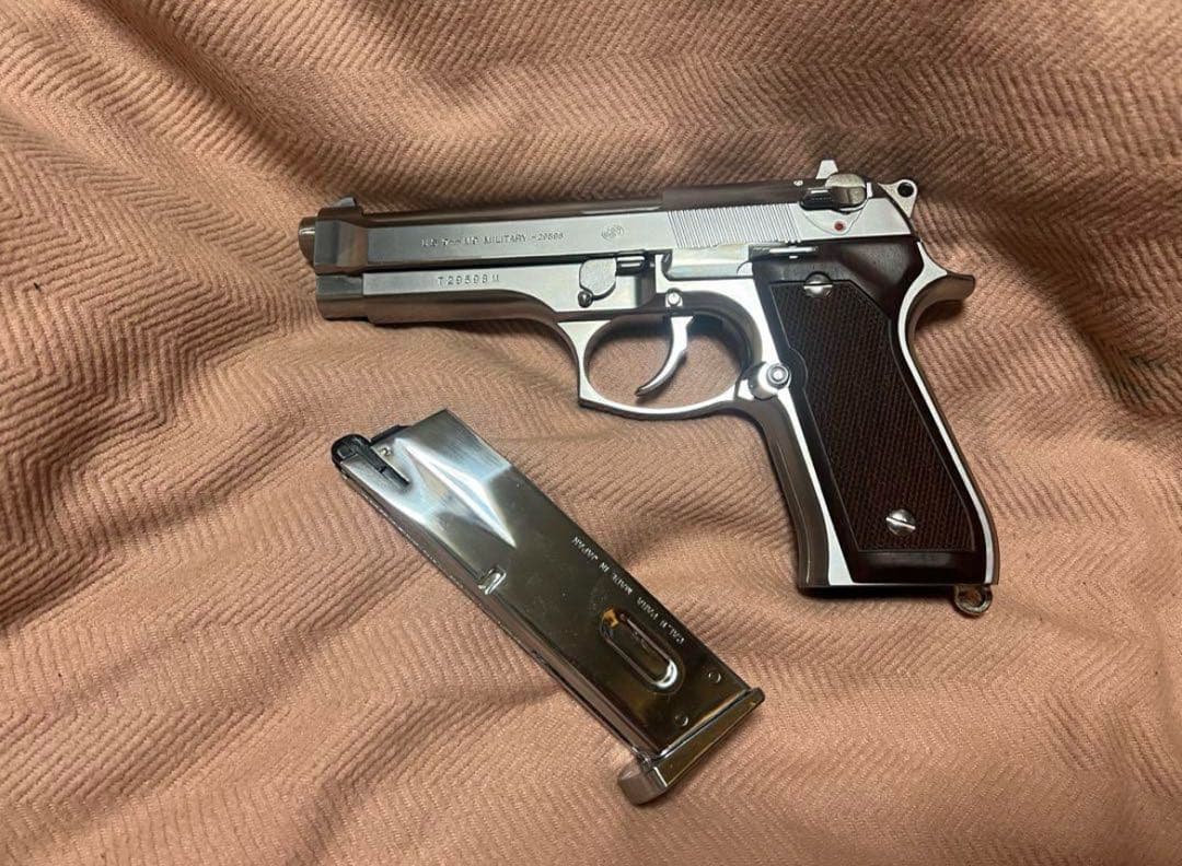 東京マルイ ガスブローバック M92F クロームステンレス　ガスガン