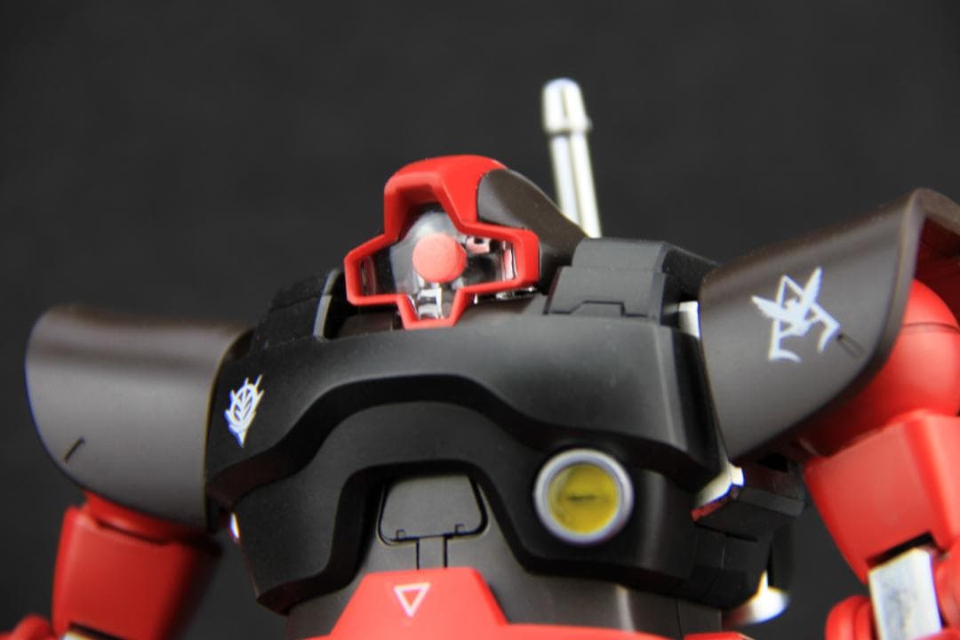 [塗装済完成品]MG 1/100 MS-09RS シャア専用リック・ドム