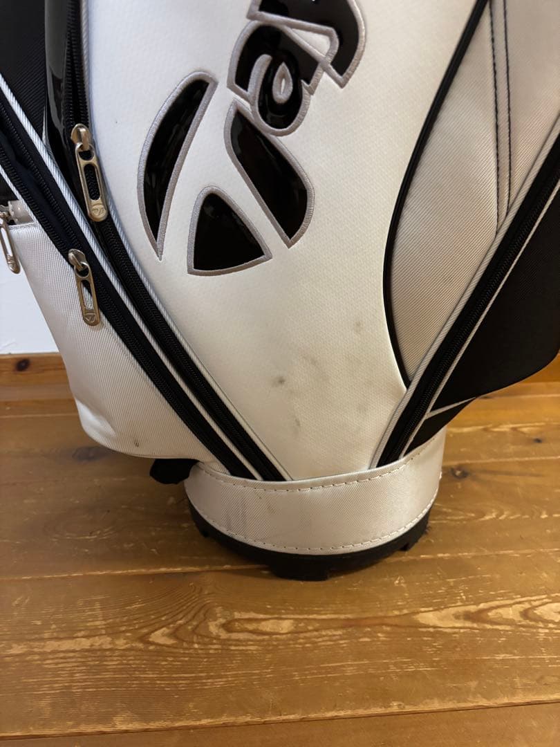 TaylorMade キャディバッグ 白黒 4分割