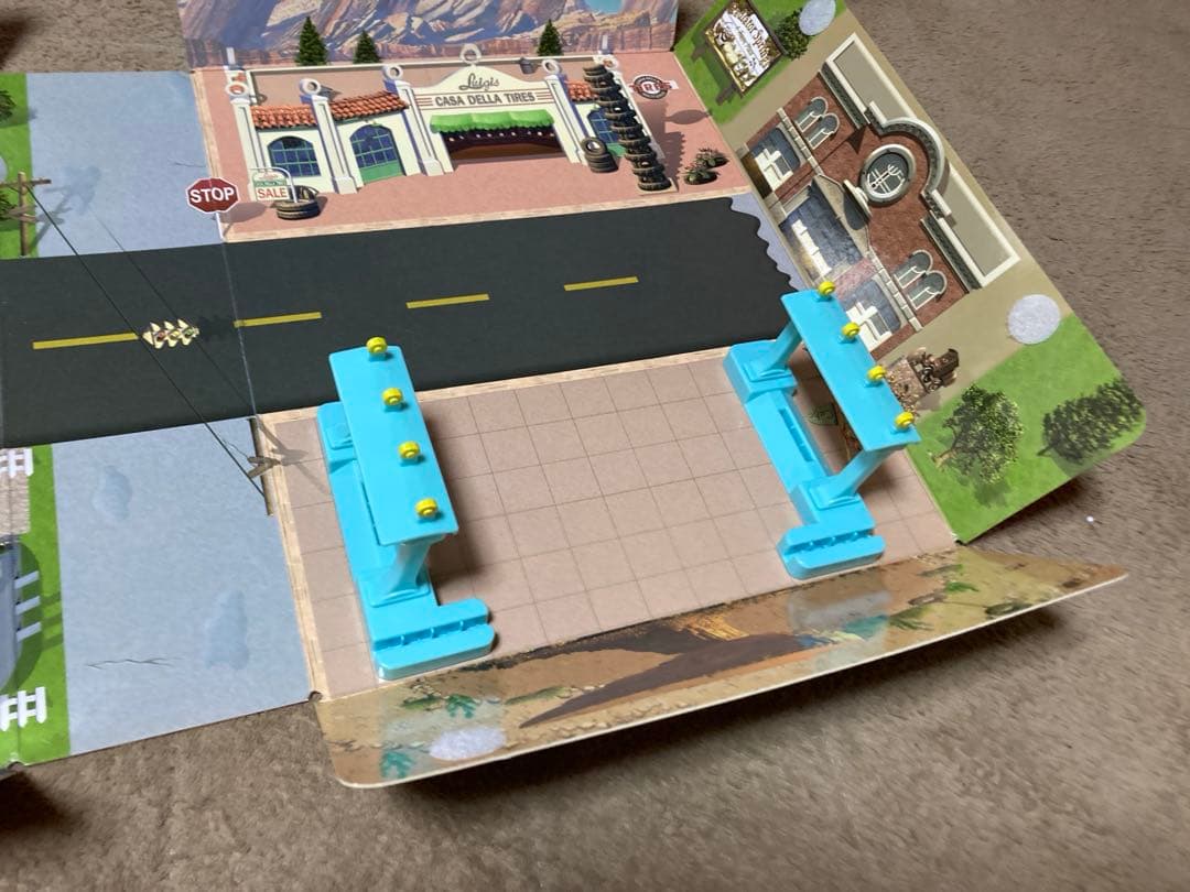 カーズトミカ　あそべるマップ　ラジエータースプリングス