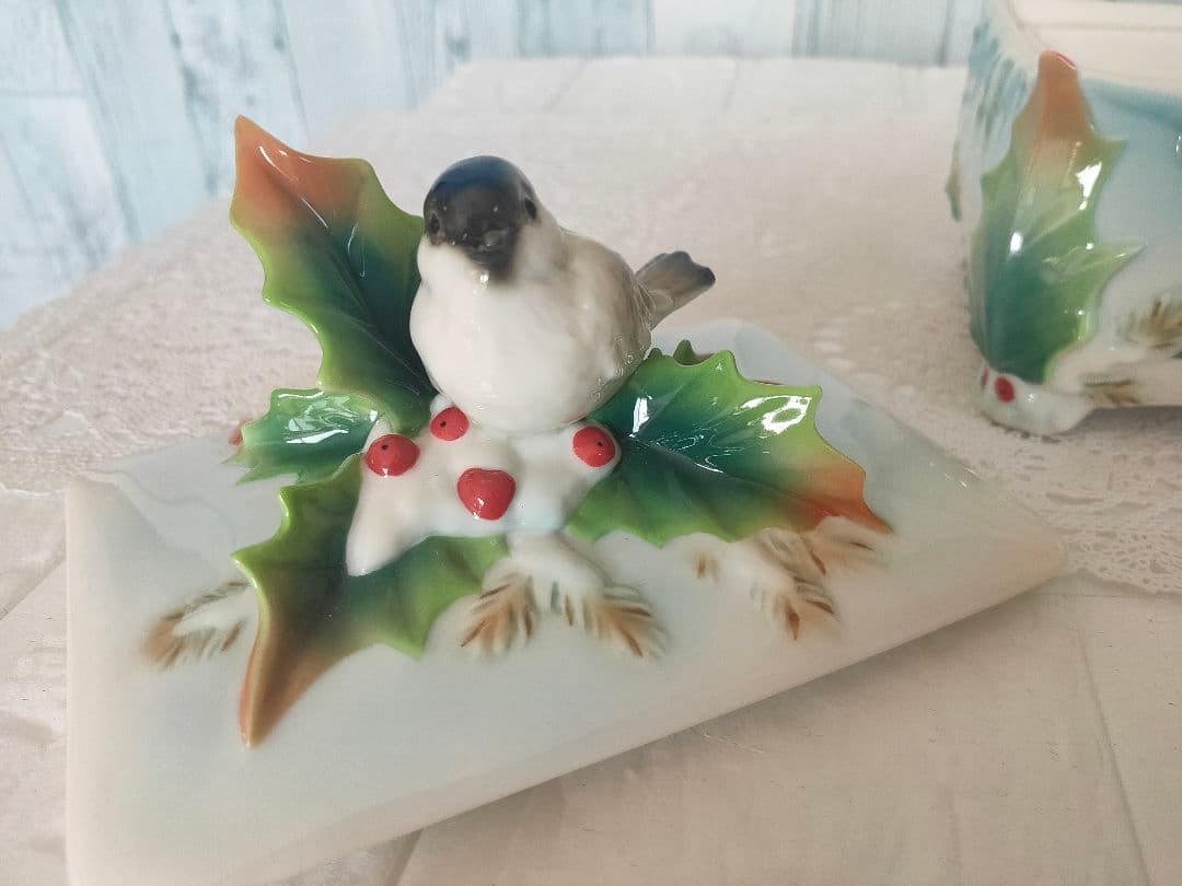 フランツ・ポーセリン ホリデー・ビギニングス シジュウカラ 陶器製 鳥とホリー